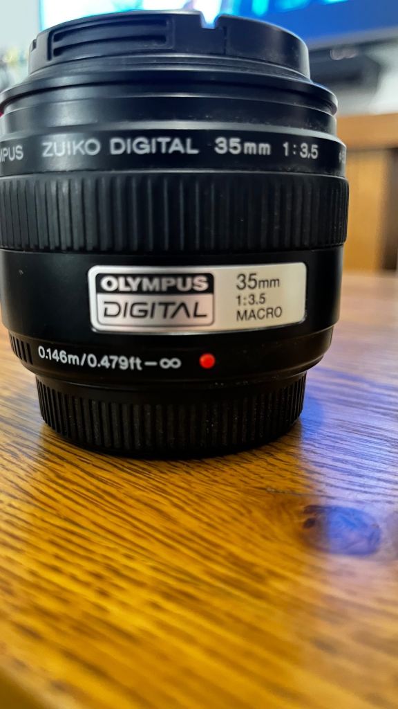 Olympus 4 3rds 35mm. ZUIKO DIGITAL