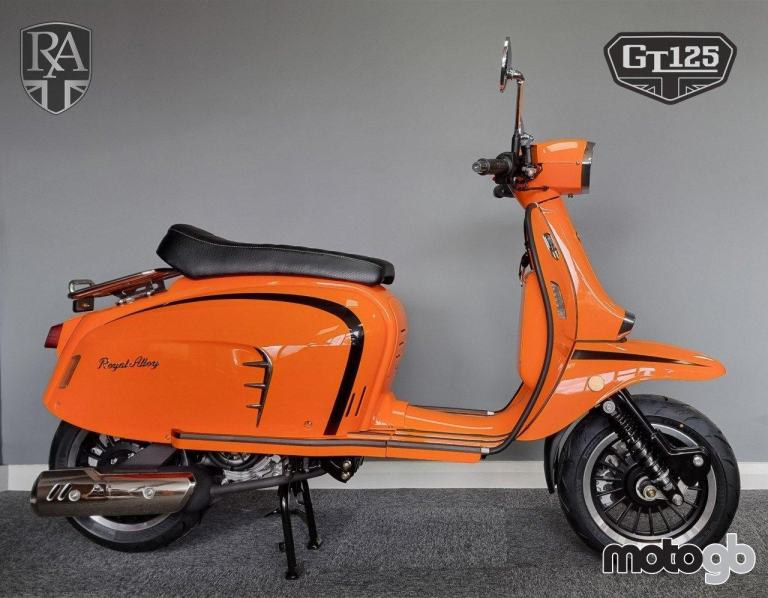 ROYAL ALLOY GT 125cc A Modern Classic Retro Automatic Moped Scooter