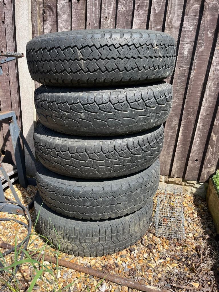 Toyota Hilux mk4 wheels and tyres 