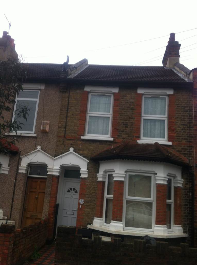 Nice Two Bed First Floor flat to Let close to Ilford Town Centre on Melford Road, IG1 1RH