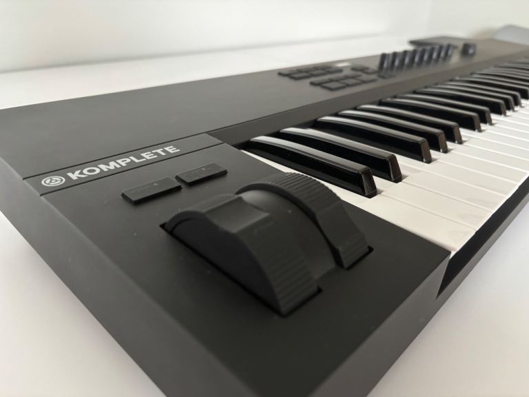 Komplete kontrol a61