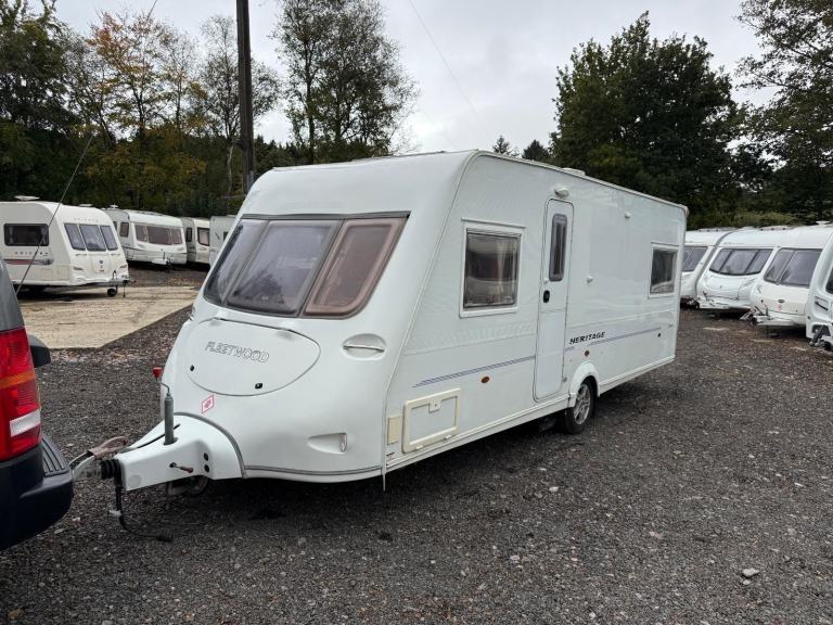 Fleetwood Heritage Fixed Single Beds 2006