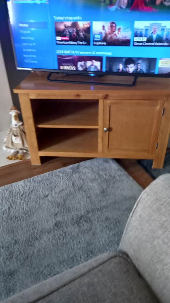 Oak tv unit.