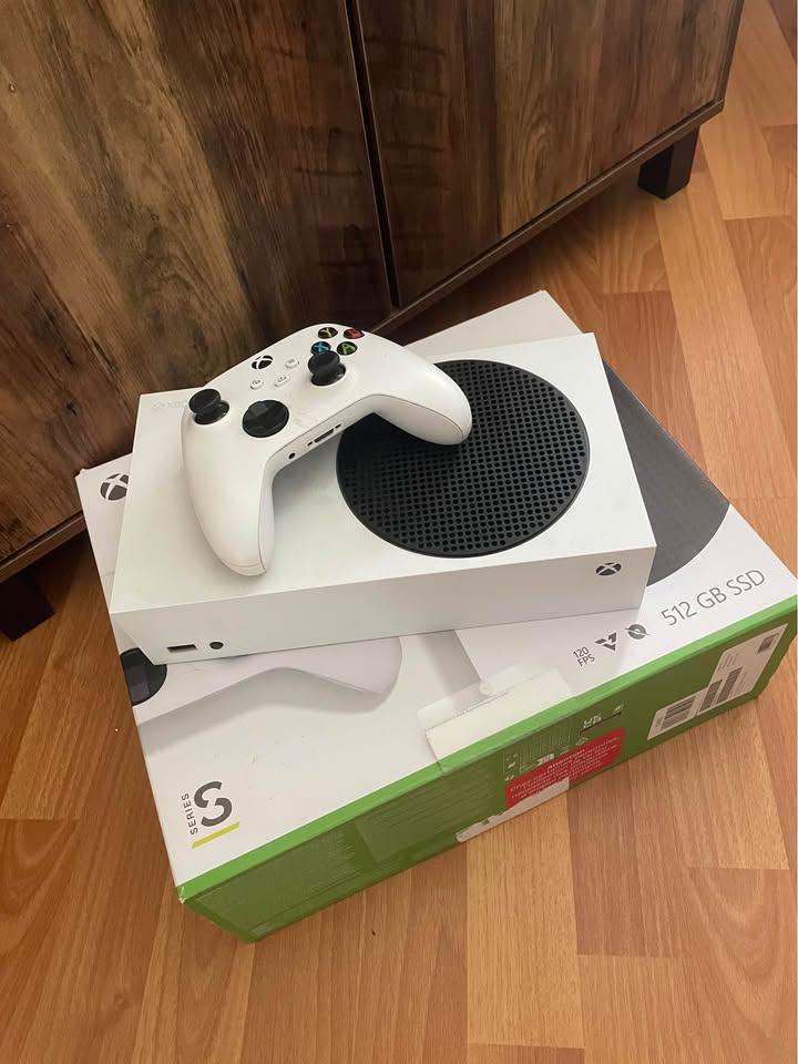 Xbox Series S 512GB Console with Controller – As New