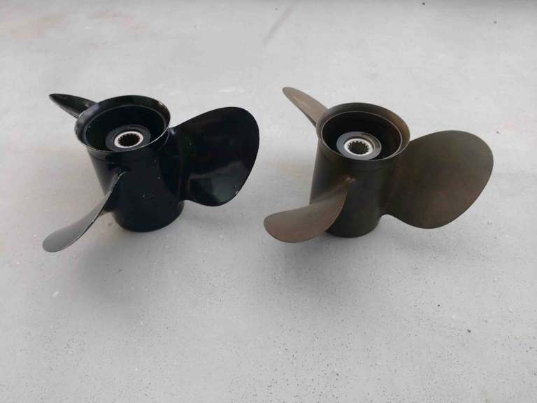 Propeller 13" . One Bronze, on Aluminium