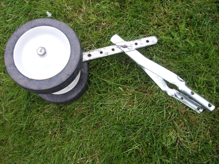 Mantis 9222 Tiller Transport Wheels and fixing bracket