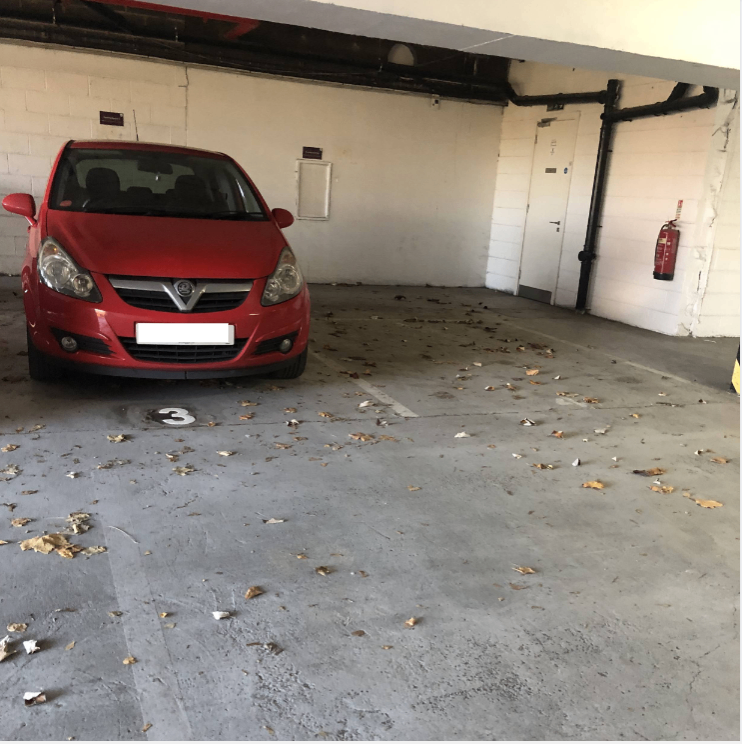 Parking space 4, Q One Residence