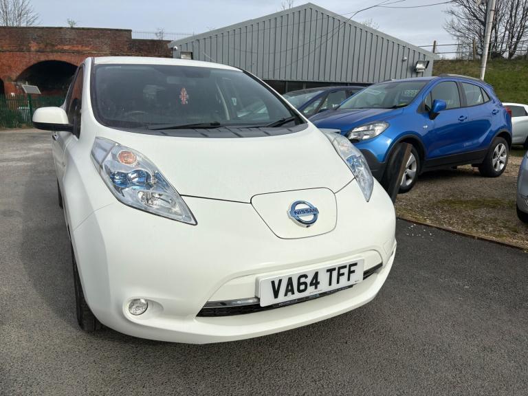 2015 Nissan LEAF 24kWh Tekna Hatchback 5dr Electric Auto (107 bhp) Electric