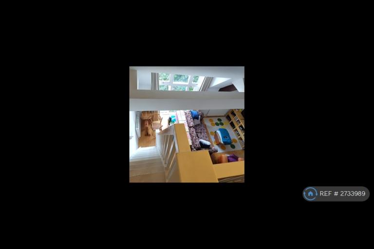 2 bedroom flat in Sweyne Avenue, Southend-On-Sea, SS2 (2 bed) (#2733989)