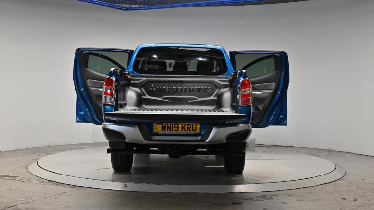 2019 Mitsubishi L200 2.4 DI-D DC Barbarian 4WD Euro 6 4dr PICK UP Diesel Manual