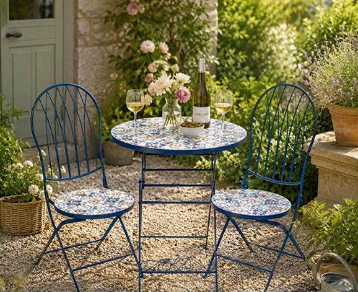WANTED: 'Bistro style' garden table and chairs