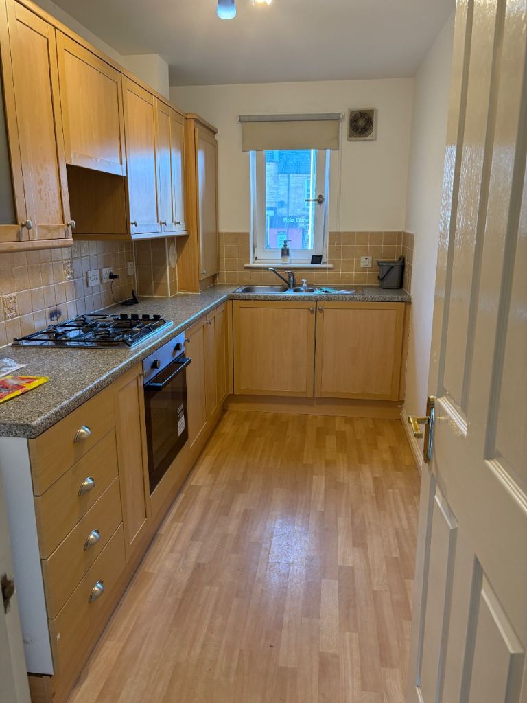 Beautiful Ground Floor Two Bed Flat - Ladysmill