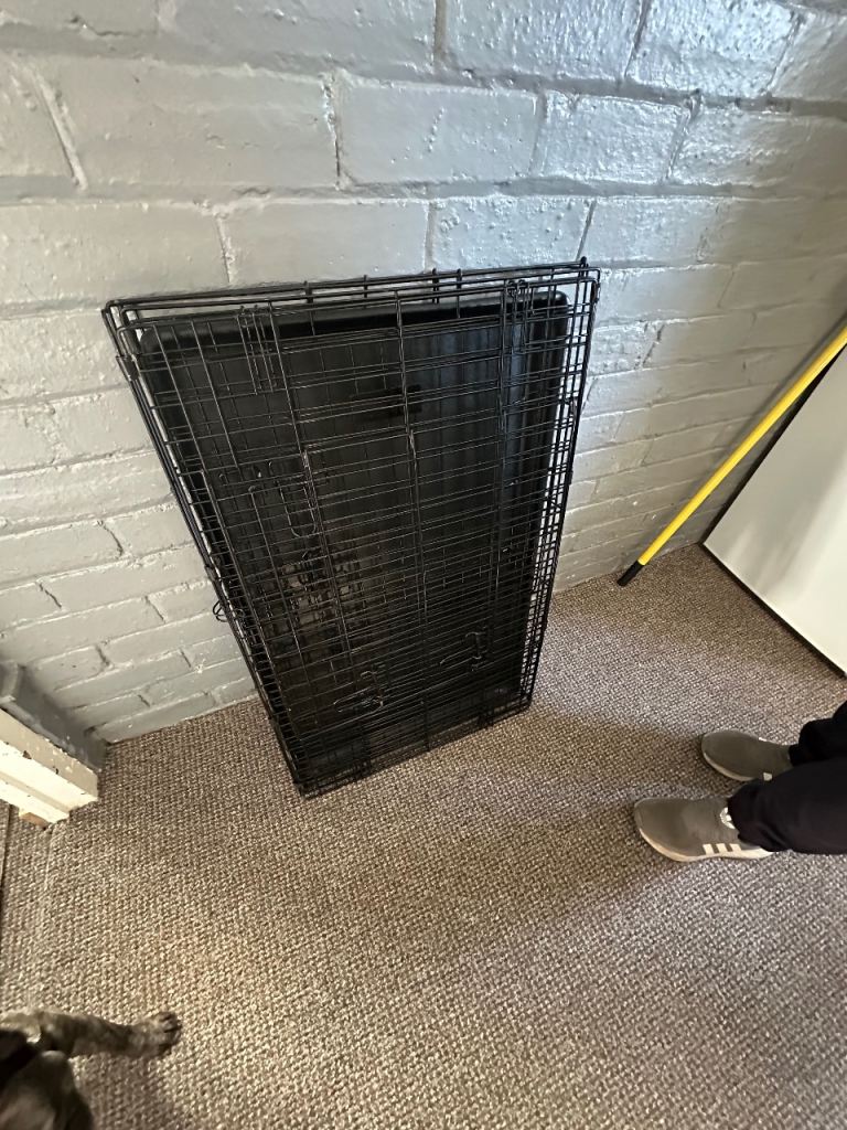  Medium Dog cage 