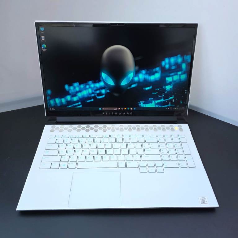 Dell Alienware M17 R3 i7 10875H 1.5TB SSD 32GB Ram RTX 2080 Super 8GB Laptop PC Computer Gaming