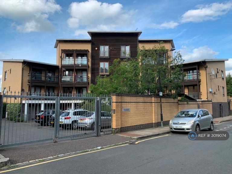 2 bedroom flat in Delta Building, London, E14 (2 bed) (#3019074)