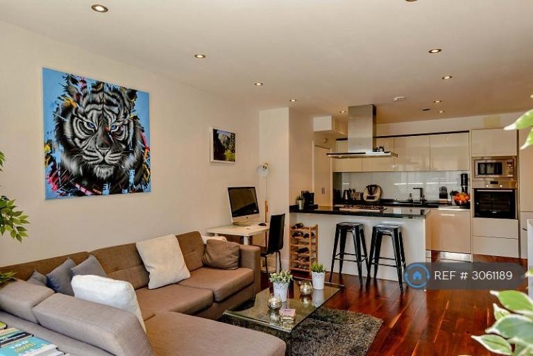 1 bedroom flat in Ivy House, London, E1 (1 bed) (#3061189)