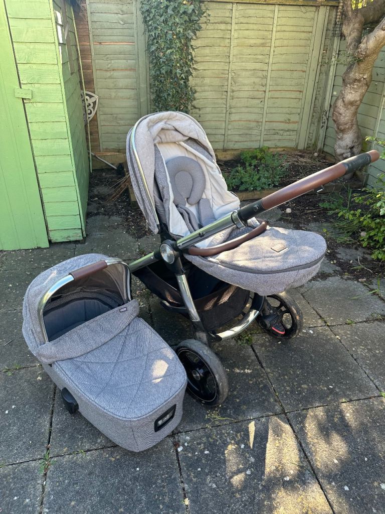 Mamas & Papas Ocarro Pushchair and Carrycot – Grey, Good Condition
