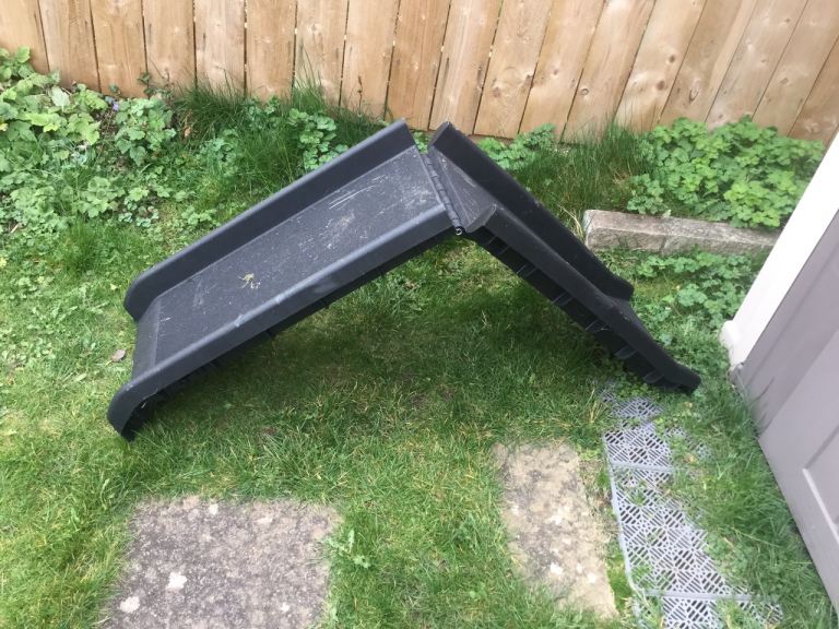Foldable dog ramp for home and car
