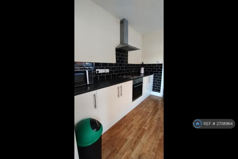 1 bedroom flat in Queensland Avenue, Coventry, CV5 (1 bed) (#2708964)