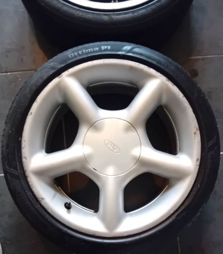 ALLOY WHEELS MK1 MONDEO OR ESCORT GREAT CONDITION SIZE 195/45R 16 84V XL 