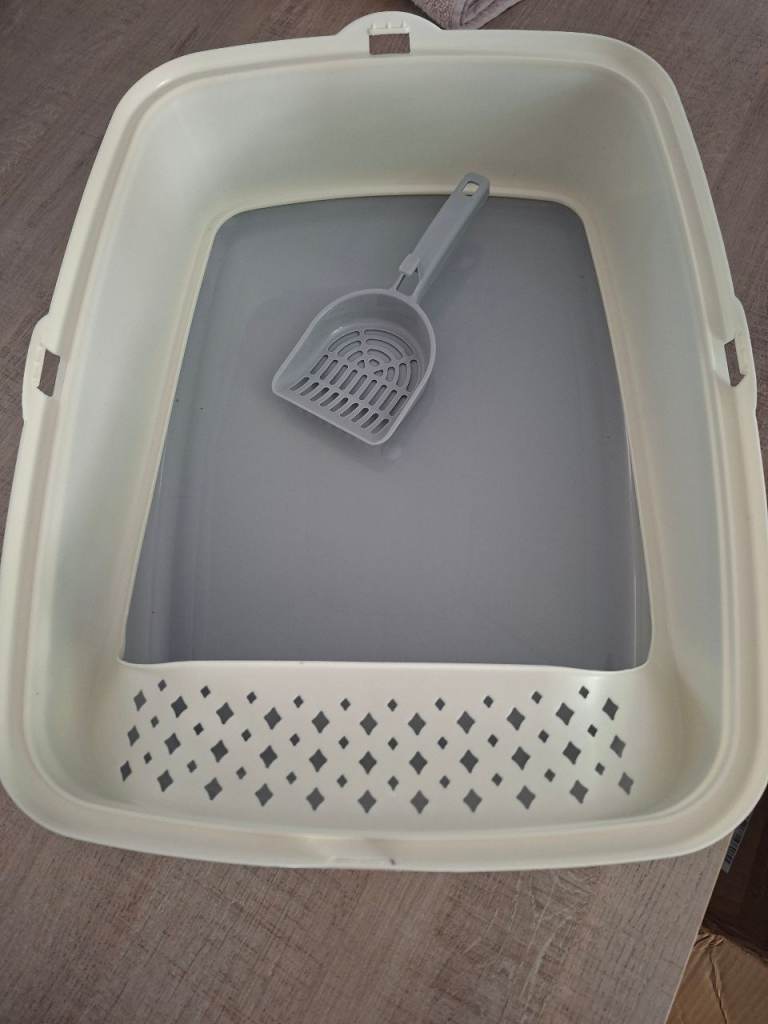 Cat litter tray plus litter