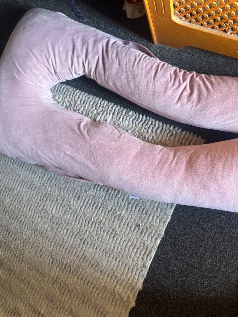 U-Shaped Pregnancy Support Pillow – Pink, Good Condition