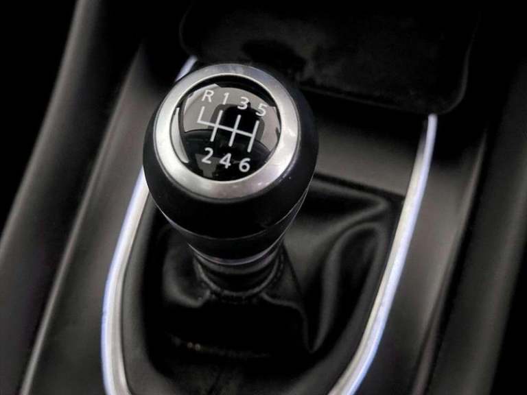 2022 Nissan Qashqai 1.3 DIG-T MHEV N-Connecta Euro 6 (s/s) 5dr Manual SUV Hybrid Manual