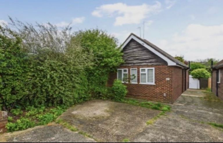 Property location -   Dunstable LU6 - 2 Bed Bungalow with Driveway