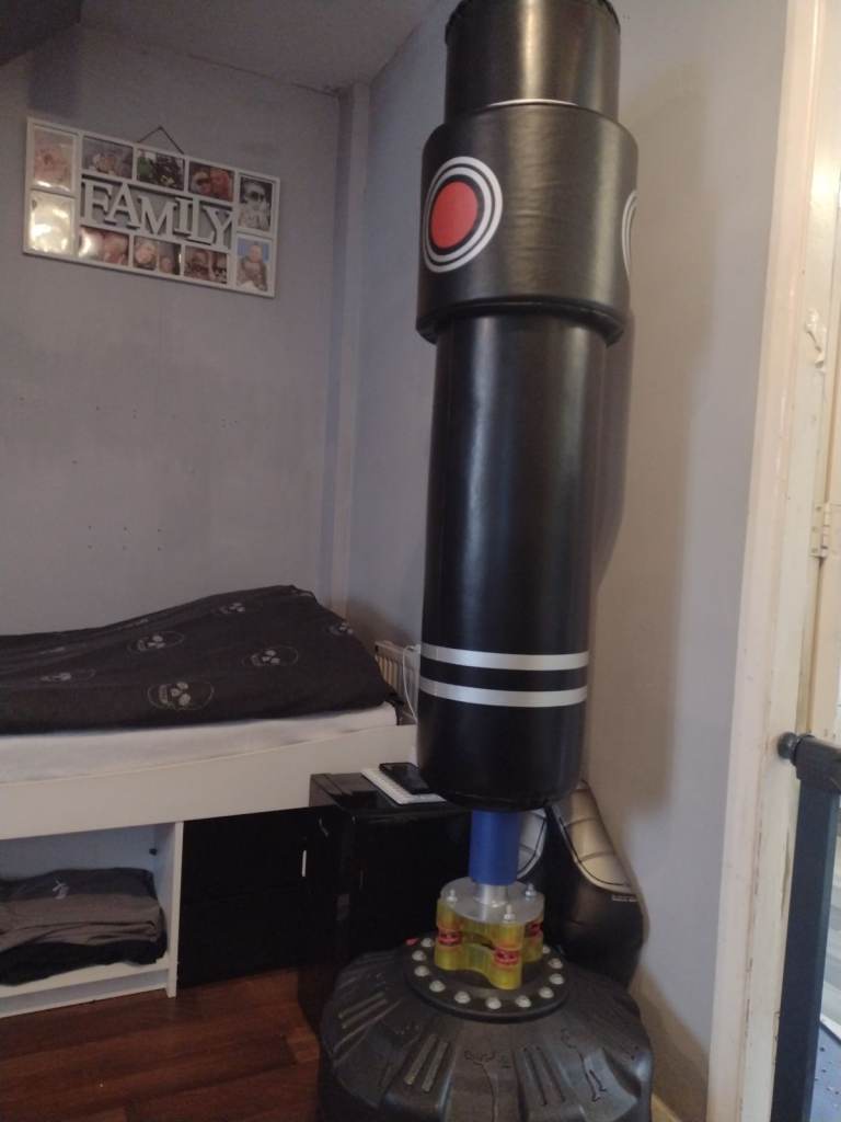 Punch bag with gloves