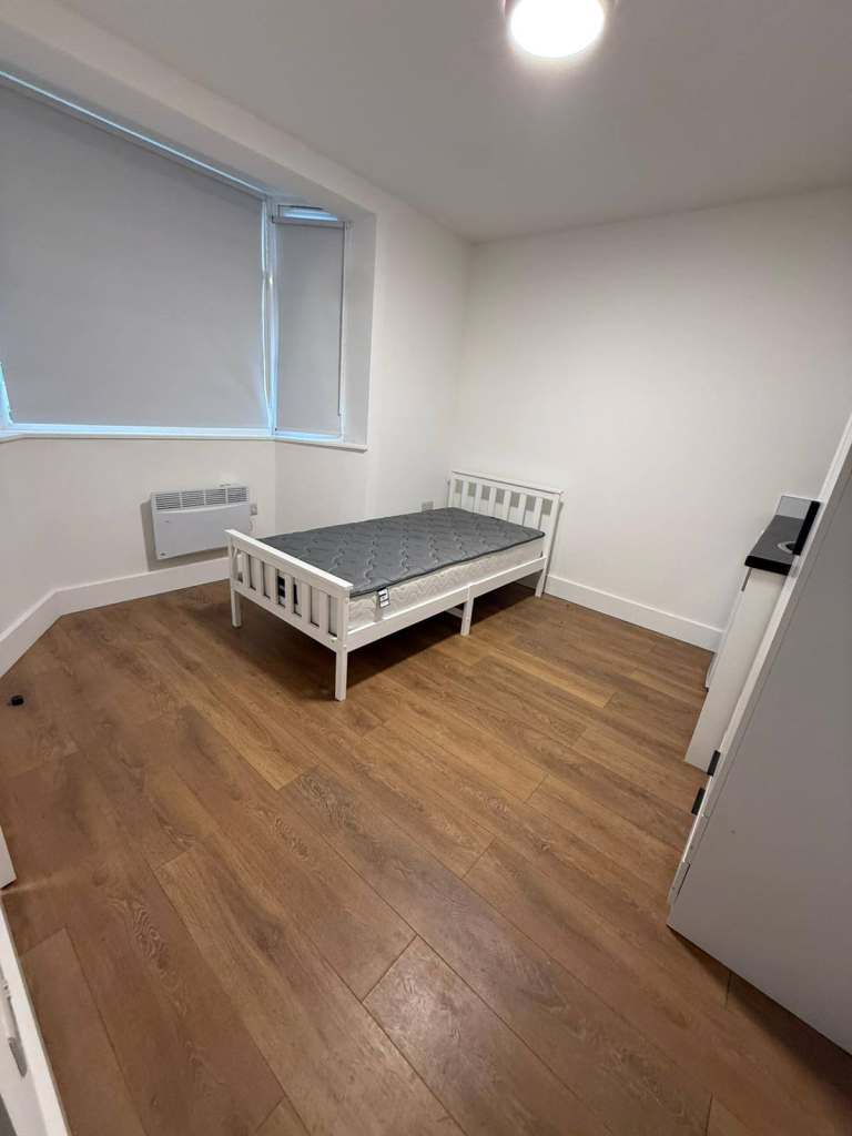 Modern Studio -Potters Bar-NO DEPOSIT NEEDED 