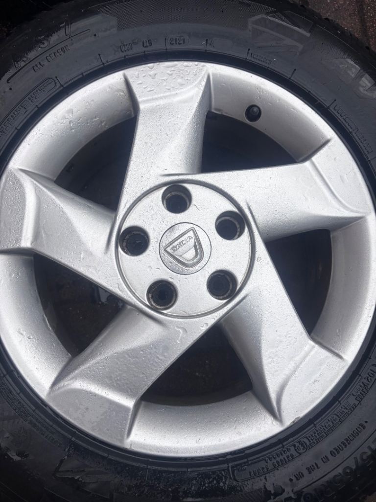 Dacia duster wheels+tyres