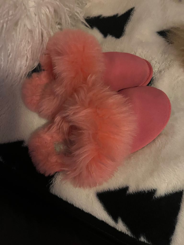 GENUINE UGG slippers