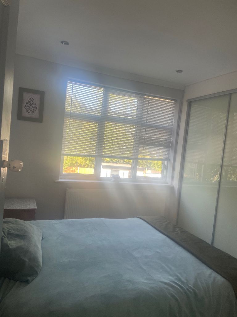 Room to rent inA Muslim home for £750 a month