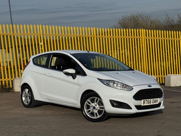 2016 Ford Fiesta 1.0T EcoBoost Zetec Euro 6 (s/s) 3dr HATCHBACK Petrol Manual