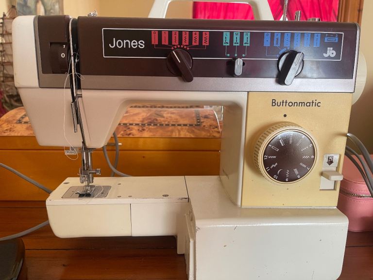 Electric sewing machine