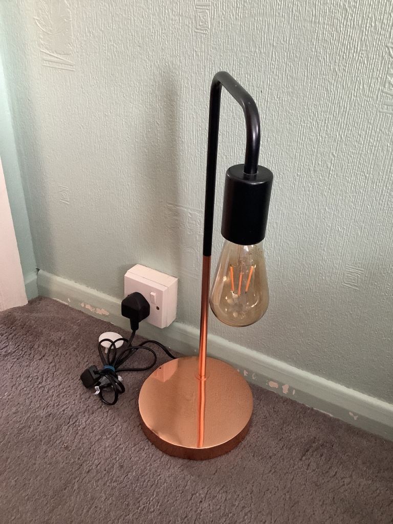  table lamp, rose gold and black 