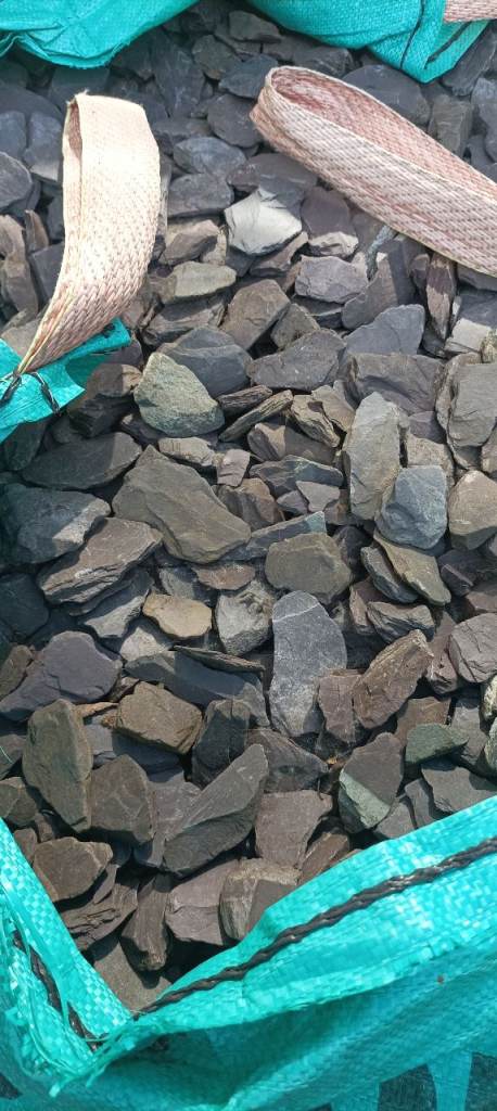 2 tonne bags of chunky plum slate 