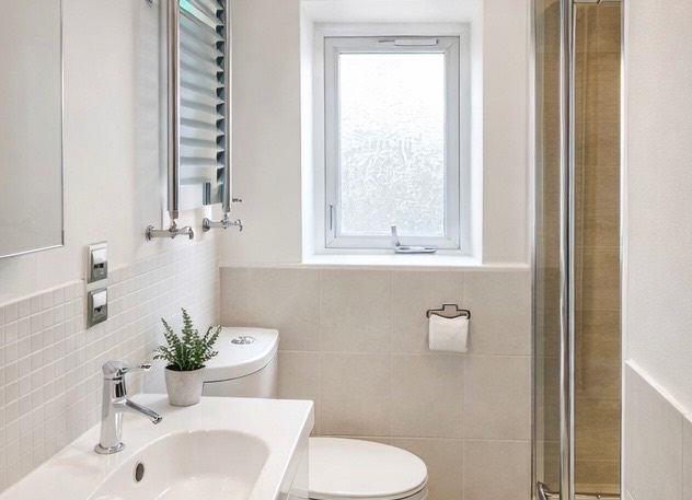 Modern 2 Bed + Office | Bright Living Space | N18 | Parking