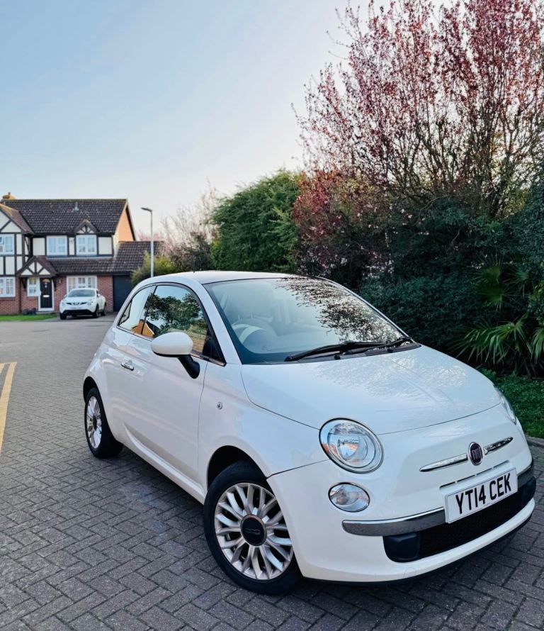 2014 FIAT 500cc 1.2 LOUNGE EDITION, PAN ROOF, WHITE, £30  ROAD TAX 