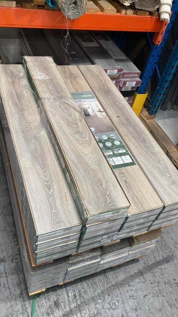 Laminate Flooring just £20 per pack Collect Today!