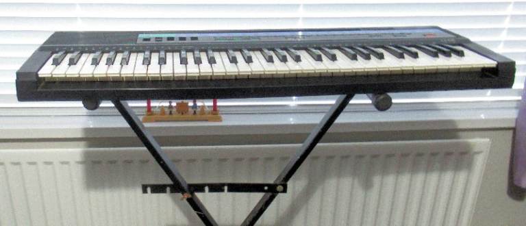 image for Casio CT-615 Electronic Keyboard 210 Sound Tone Bank 