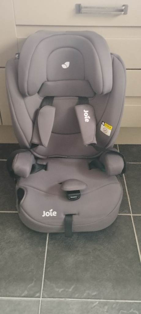 Joie Grey Car Seat R129 – Good Condition