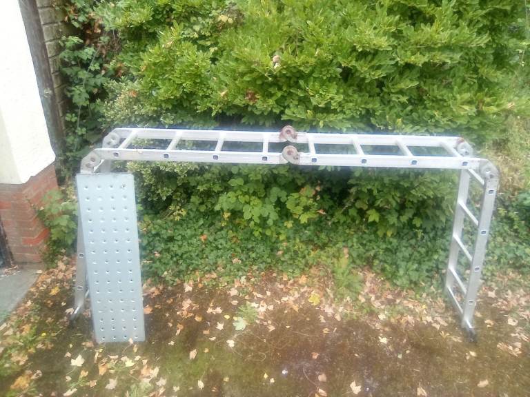 Versatile Aluminium Multi-Purpose Ladder with Platform