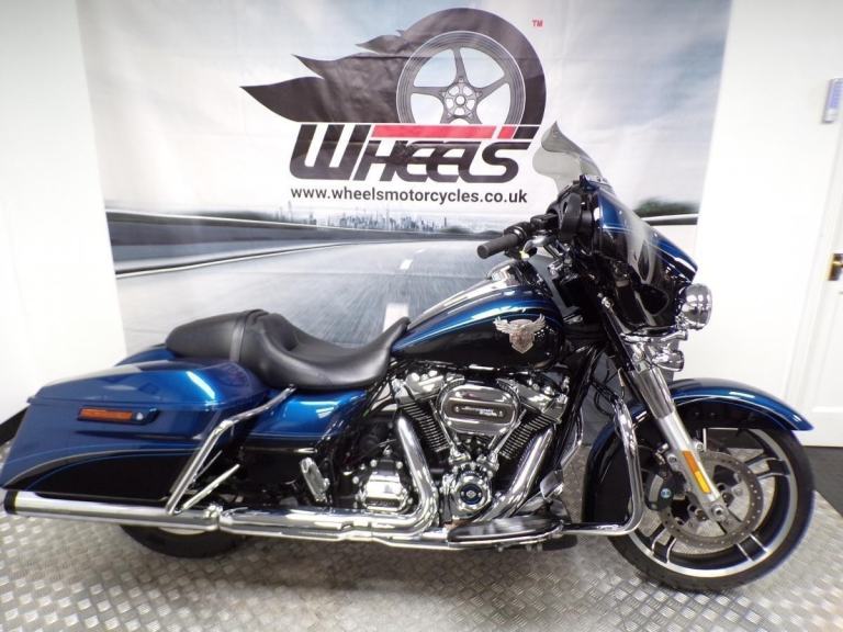 2017 HARLEY-DAVIDSON STREET GLIDE ANNIVERSARY 174 EDITION