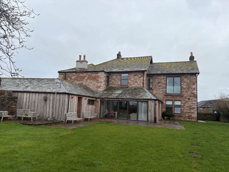 5 bedroom detached house - £2500pcm - Penrith 