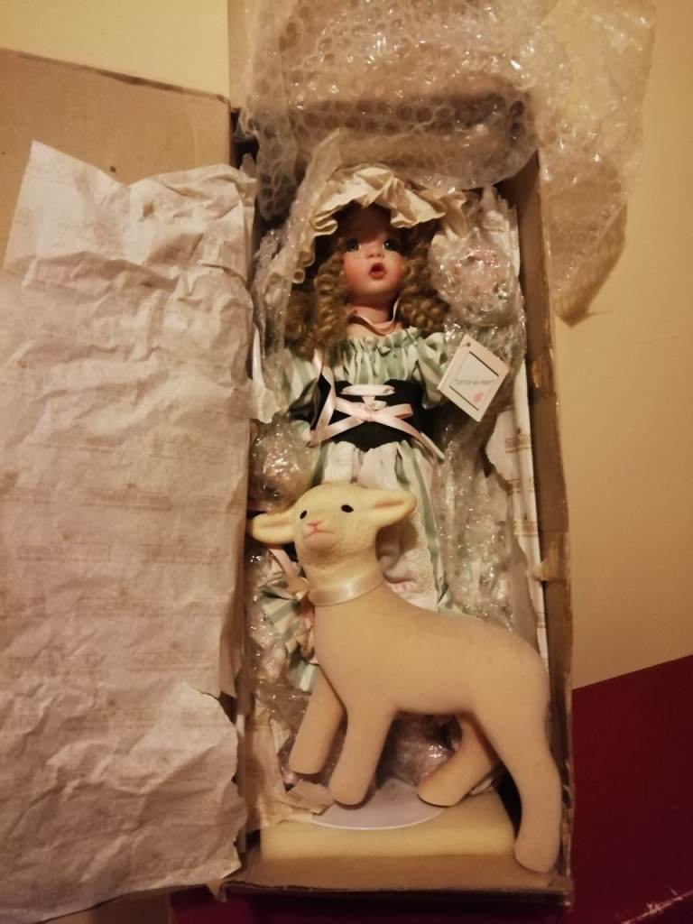 Porcelain Doll Ashton Drake Little Bo Peep 