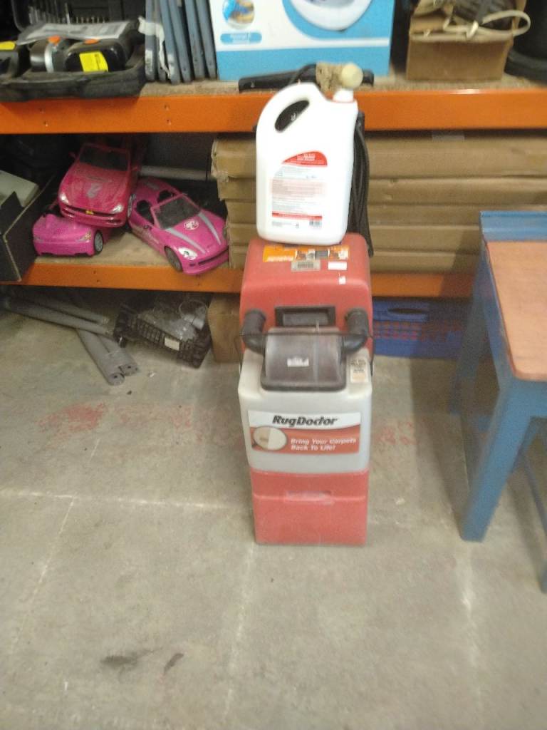 RugDoctor Carpet Cleaner – Good Condition, with Solution