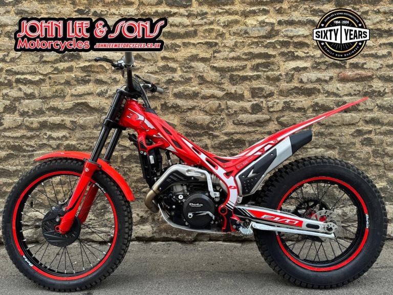 Beta EVO 300cc Trials Bike, 2023 Model, Road Registered, Clearance Price
