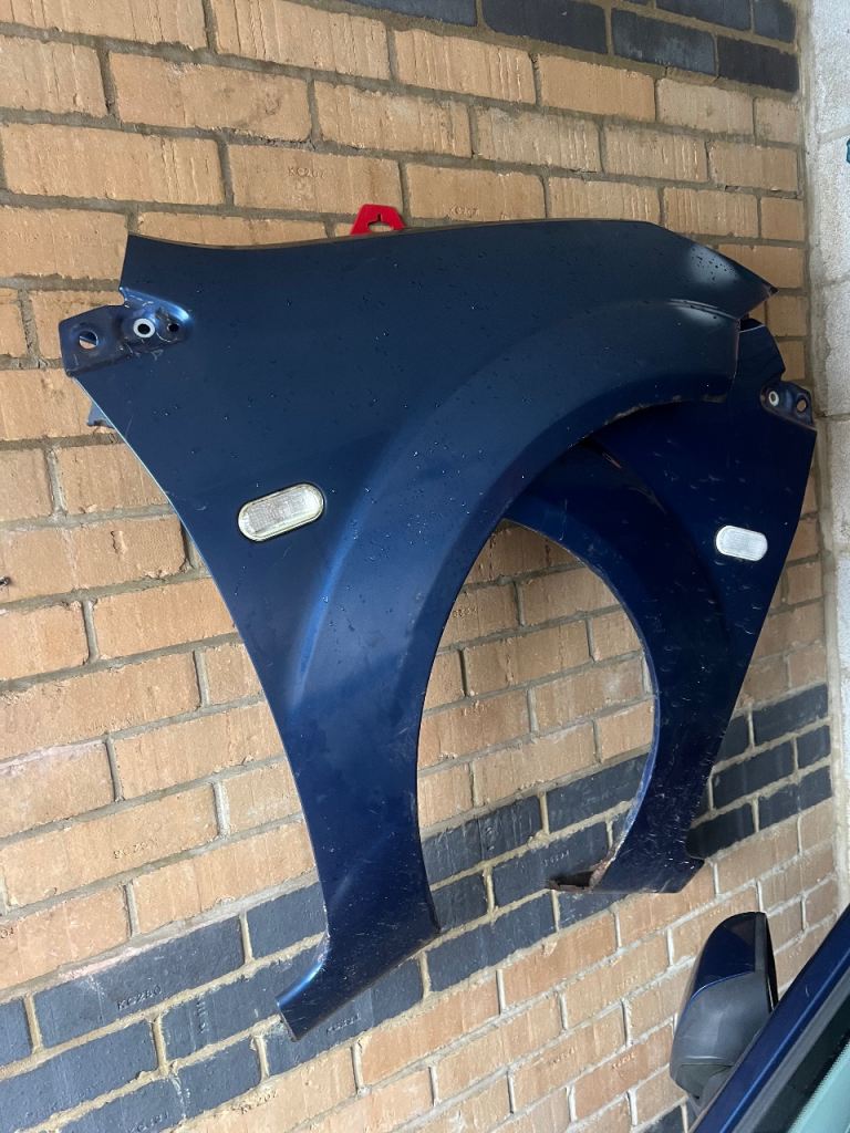 Fiesta mk6.5 2007 front wings 