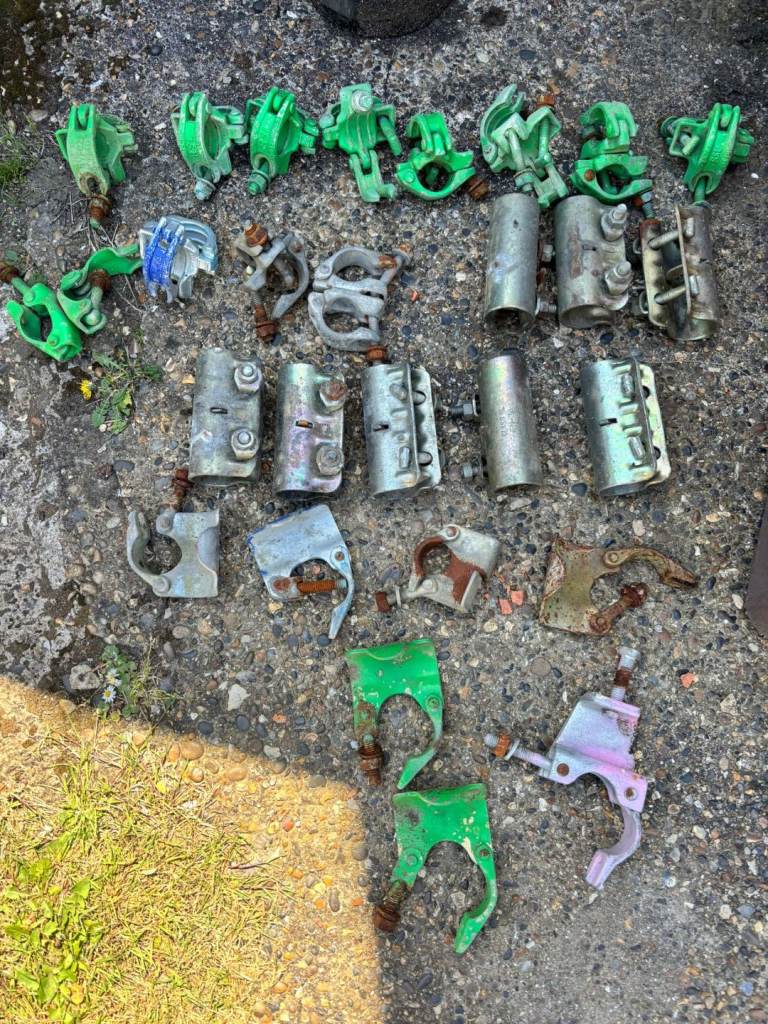 45 X scaffolding clamps 